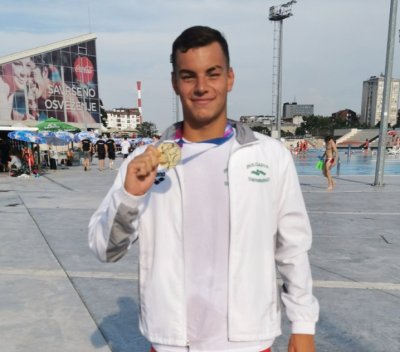 Националът на България в плуването Петър Мицин спечели златен
