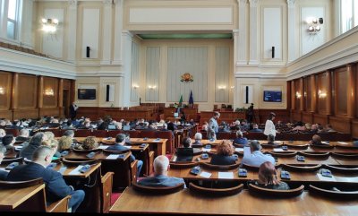 Депутатите с извънредно заседание във вторник, за да обсъдят държавния бюджет, бюджетите на НЗОК и на ДОО
