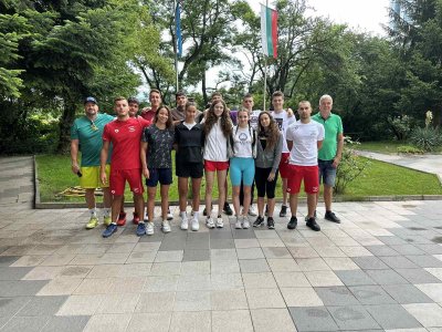 Националният отбор на България по плуване за юноши и девойки