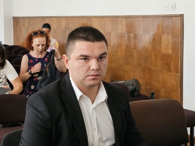 Пендиков се яви на делото за побоя над него в Охрид, подсъдимият Спасески е болен (СНИМКИ)