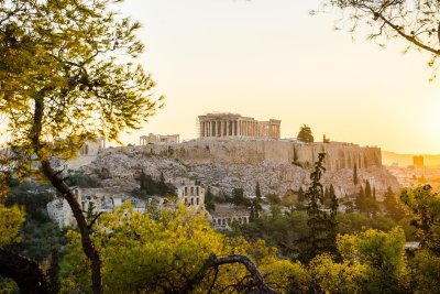 Две запалителни устройства избухнаха тази сутрин в цетъра на Атина