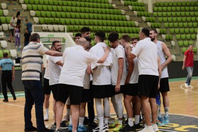 Българският национален отбор по баскетбол за мъже записа победа и