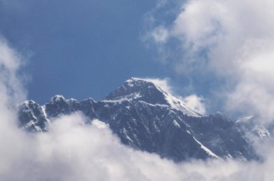 Катастрофа с хеликоптер в района на Еверест в Непал отне