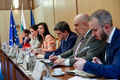 Вицепремиерът и министър на външните работи Мария Габриел проведе среща