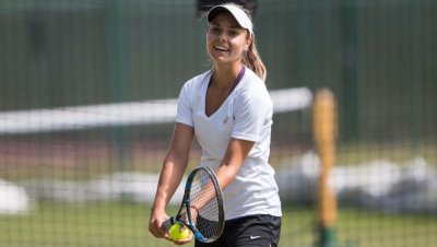 Виктория Томова отпадна на четвъртфиналите на турнир по тенис в Бостад