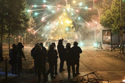 Франция забранява фойерверките на националния празник след размириците