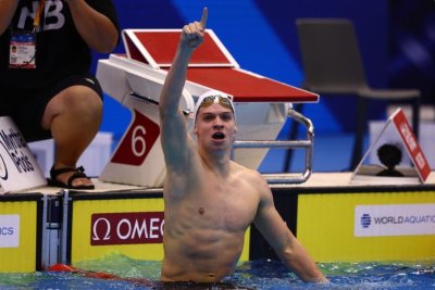 Леон Маршан подобри 15-годишния световен рекорд на Майкъл Фелпс на 400 метра съчетано плуване