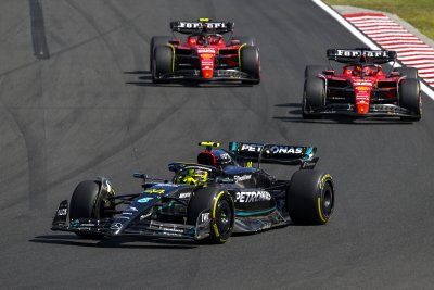 Макс Верстапен триумфира в Унгария и записа седма поредна победа през този сезон във Формула 1