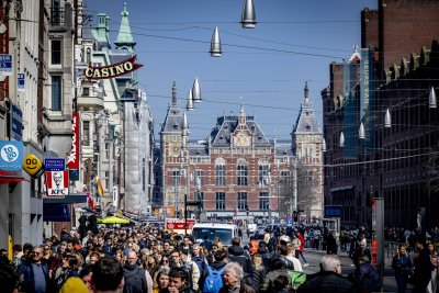 Общинският съвет в Амстердам забрани на круизни кораби да акостират