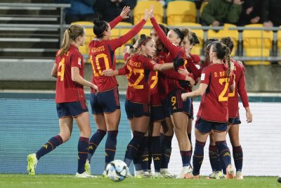 Националният отбор по футбол на Испания за жени стартира с