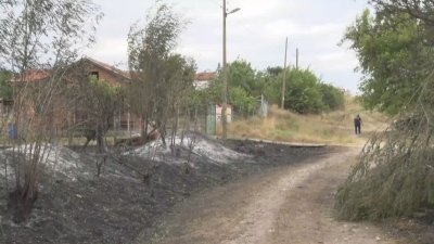 Големи пожари горят в Хасковска област Най сериозна е ситуацията над