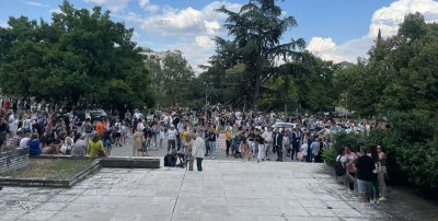 Стотиците гневни граждани на Стара Загора тръгнаха на шествие из