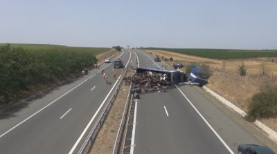 Автомагистрала Тракия в посока София все още е затворена заради