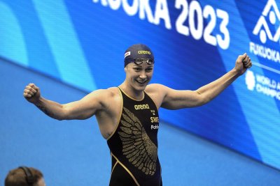 Феноменална Сара Сьострьом с пета титла на световното първенство по плуване във Фукуока