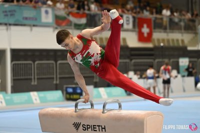 Гимнастикът Йоан Иванов спечели златен медал на успоредка на европейския