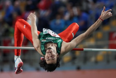 Водещият български състезател в скока на височина Тихомир Иванов получи