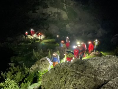 Спасители помогнаха през нощта на турист, пострадал в Пирин