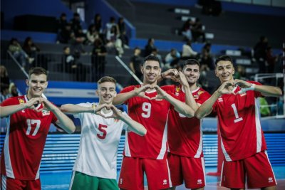 Мъжкият и женският национален отбор на България по волейбол под