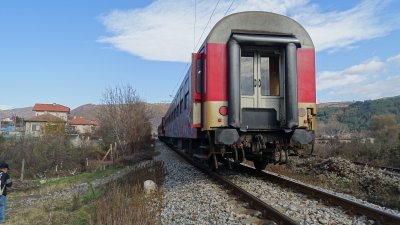 Цигара предизвика пожар в бързия влак София - Варна