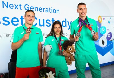 Медалистите от европейското първенство по лека атлетика за до 20 г. се завърнаха в България
