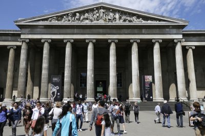 Служител на Британския музей беше уволнен след като беше установено