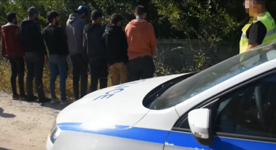 Близо 30 мигранти бяха заловени край Кърнаре