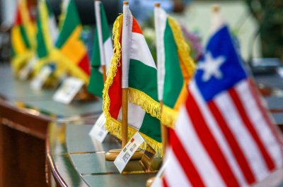 Делегация на ECOWAS кацна в Нигер за преговори