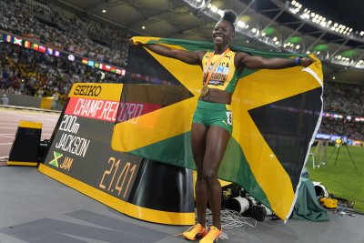 Ямайската спринтьорка Шерика Джаксън защити титлата си на 200 метра
