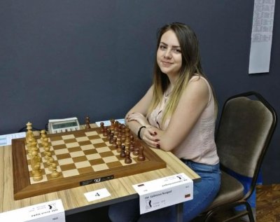 Българската федерация по шахмат 2022 ще обезпечи финансово участията на Нургюл Салимова