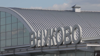 Летищата "Внуково" и "Домодедово" преустановиха полетите за няколко часа заради въздушна заплаха