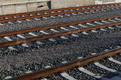 Какво се случва с ремонта на железопътната линия Костенец