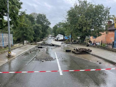 Бедствено положение по Южното Черноморие Поройни дъждове заляха Царево Ахтопол
