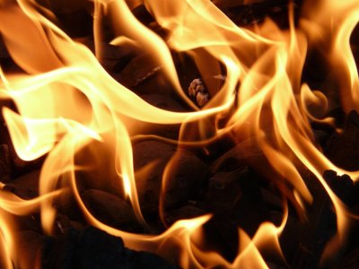 Голям пожар гори в търговска сграда в Гоце Делчев Сигналът