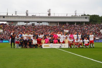 Футболни звезди от България и света се обединиха за благородна кауза в "Мача на надеждата"