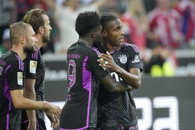 Байерн Мюнхен постигна трета шампионатна победа след обрат в края над Борусия Мьонхенгладбах
