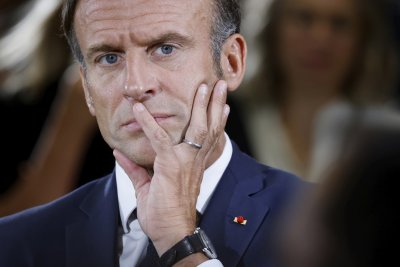 Френският президент Еманюел Макрон заяви че подкрепя идеята учениците да