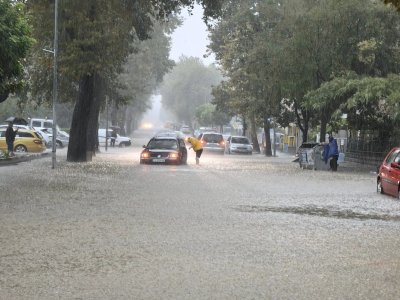 Тежки наводнения заради проливните дъждове по Южното Черноморие На кадри
