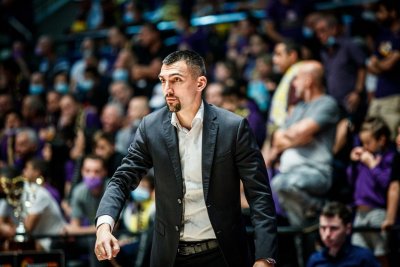 Старши треньорът на баскетболния Академик Пловдив Йордан Янков постави за