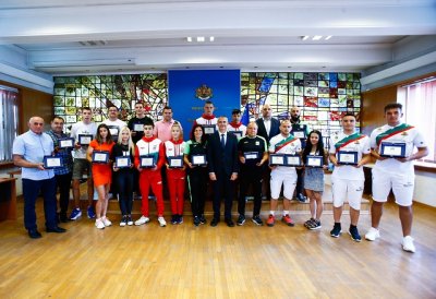Димитър Илиев награди медалисти от световни и европейски първенства