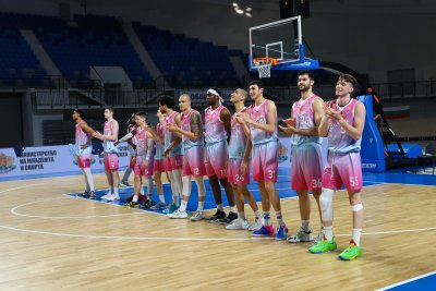 Гардът Евгени Хаджирусев отново ще носи екипа на баскетболния Черноморец Бургас