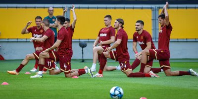 Българският национален отбор по футбол посреща днес състава на Иран