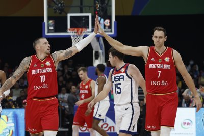 Германия сътвори чудото срещу САЩ и ще спори със Сърбия за световната титла по баскетбол при мъжете