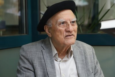 На 87 години почина социологът проф Петър Емил Митев съобщиха от