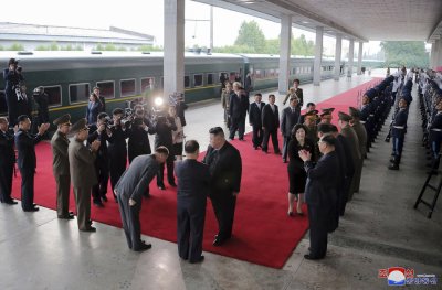 Севернокорейският лидер Ким Чен Ун е пристигнал в Русия Ким тръгна