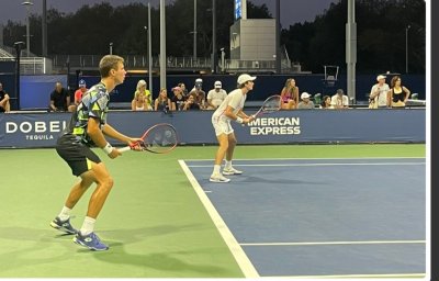 Илиян Радулов отпадна на четвъртфиналите на двойки на US Open при юношите