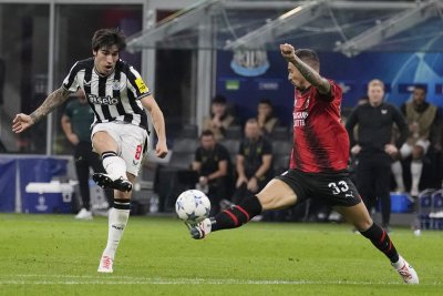 Двубоят между Милан и Нюкасъл от груповата фаза на Шампионска