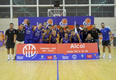 Баскетболният национал Константин Костадинов и неговият тим Аликанте спечелиха турнир в Испания