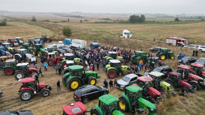 Земеделците остават в протестна готовност до подписване на меморандум с правителството