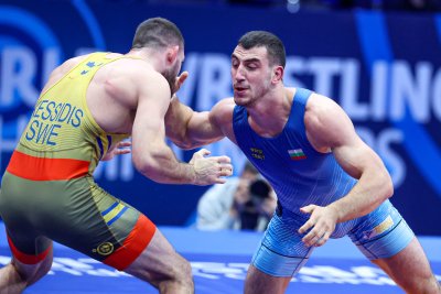 Семен Новиков се класира на полуфиналите на световния шампионат по борба в Белград