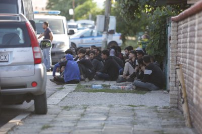 266 души са задържани при полицейска операция срещу нелегалната миграция